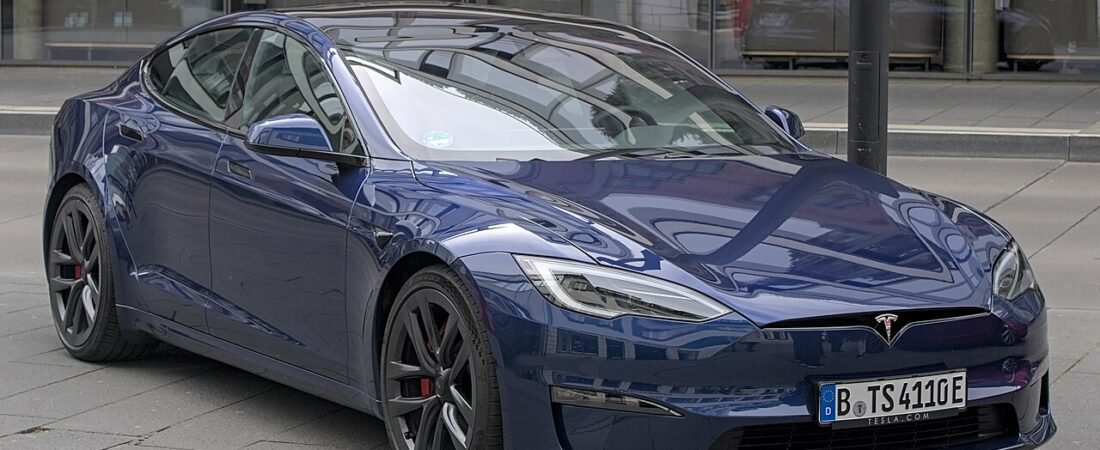 Tesla Model S (2023)